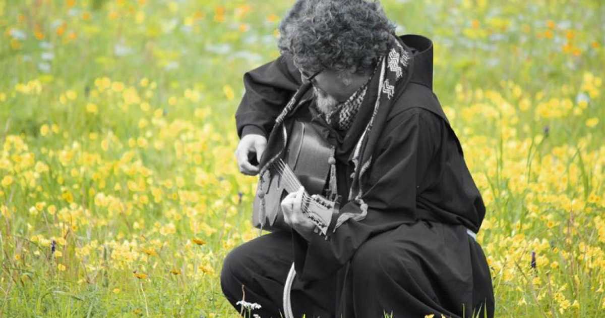 Castellana, sotto il saio un paio di jeans: la storia del frate rock Gianni Mastromarino